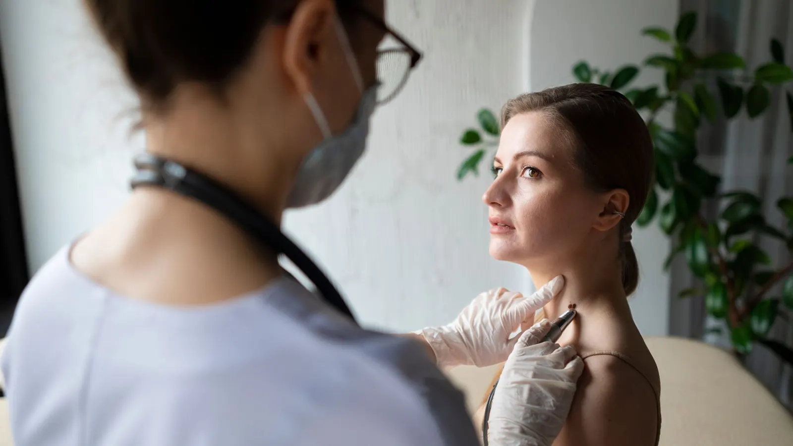 mulher-consulta-medica